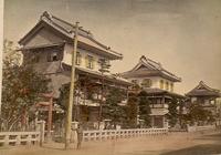 Large houses in a Japanese city